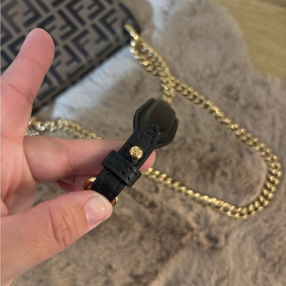 Fendi Black/brown Zucca Embossed Leather Small Kan U Shoulder Bag - Picture 11 of 15